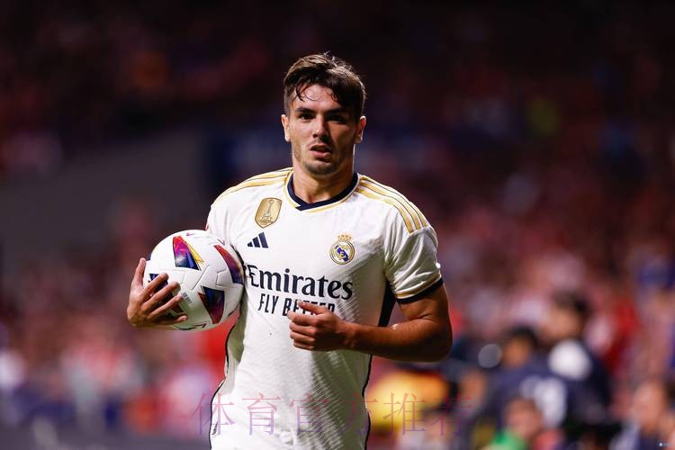 迪亚斯:皇马更衣室很棒&不只是队友而是一家人 迪亚斯:皇马更衣室很棒&不只是队友而是一家人